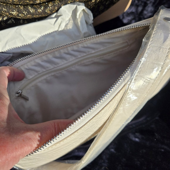 W.T.I. Design Vintage Style White Croc Embossed Shoulder Bag New - Picture 5 of 6